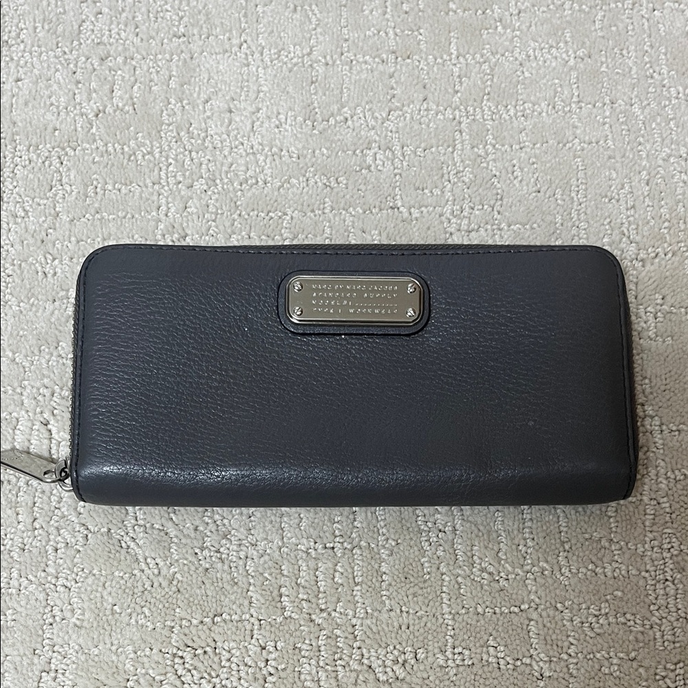 Marc by Marc Jacob’s gray Leather Wallet with Silver Logo Plate